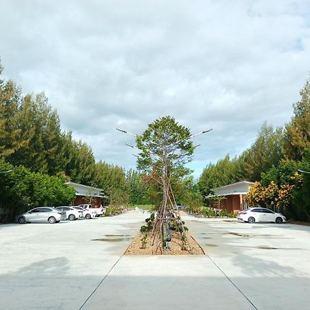 Three Bays Resort プラチュワップキーリーカン エクステリア 写真